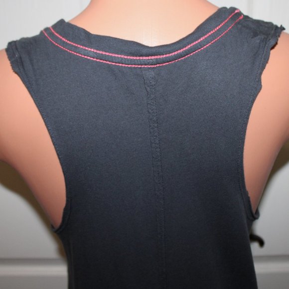 MISS ME * THE BUCKLE Size MED Gray Gold "LOVE" Low Cut V-Neck HI-LO Tunic Tank - Picture 13 of 13